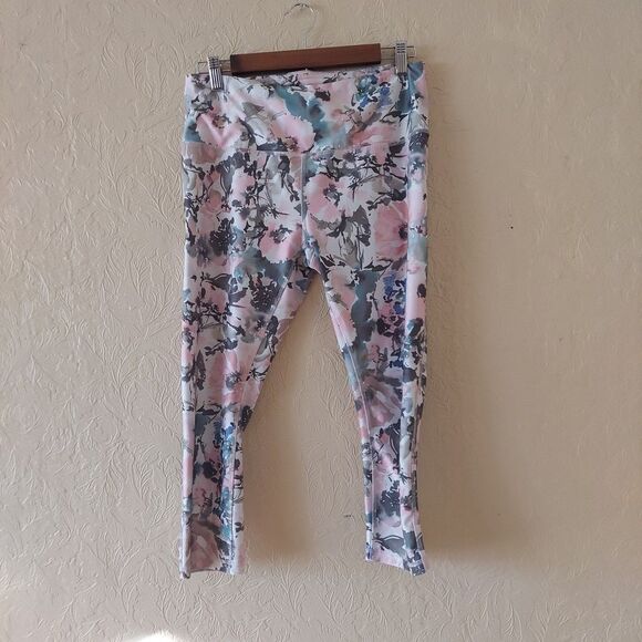 RBX Pink Floral Cropped Athletic Leggings Sz Large - Picture 1 of 9